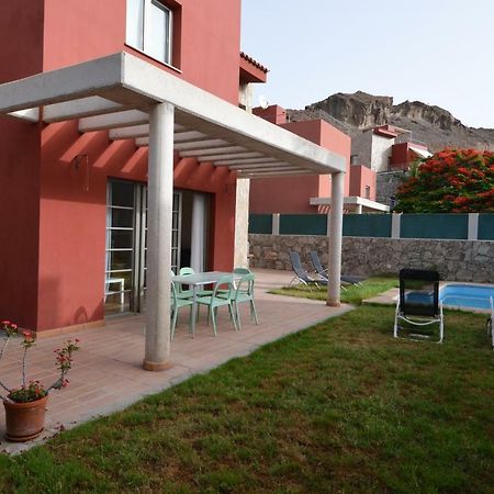 Carlos Villa La Playa de Tauro Luaran gambar